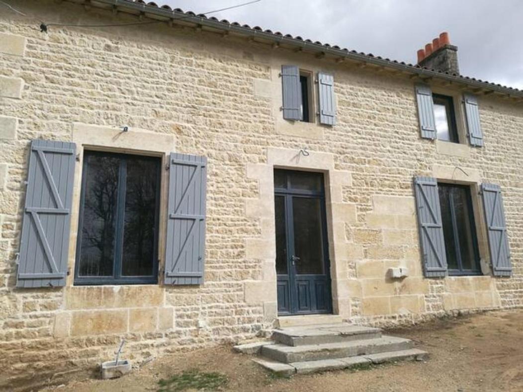 Chateau Des Loups - Les Cedres Bleus Echire Экстерьер фото