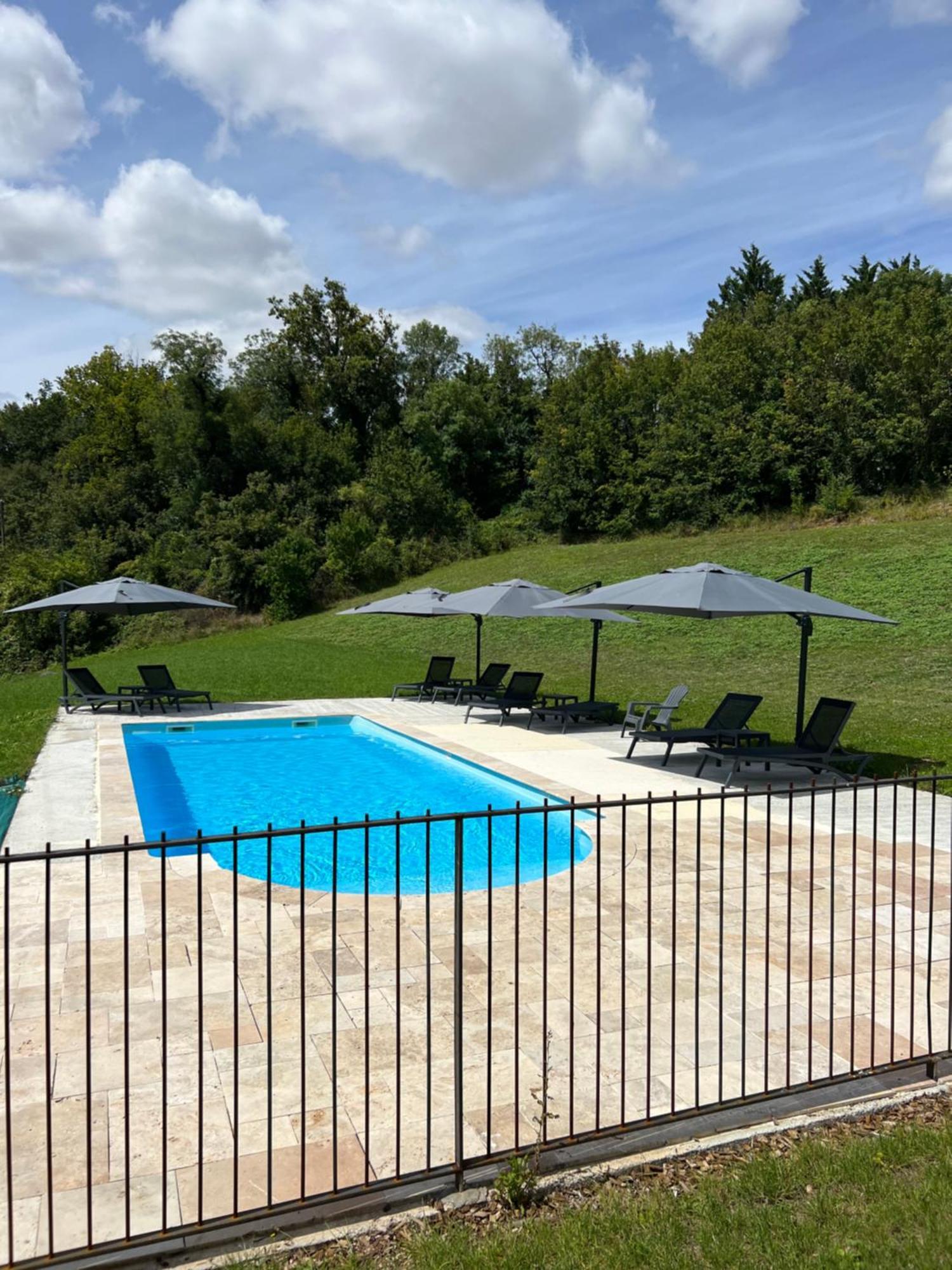 Chateau Des Loups - Les Cedres Bleus Echire Экстерьер фото